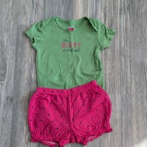 4/25$ 🍓 Carter's Green and Pink Berry Outfit